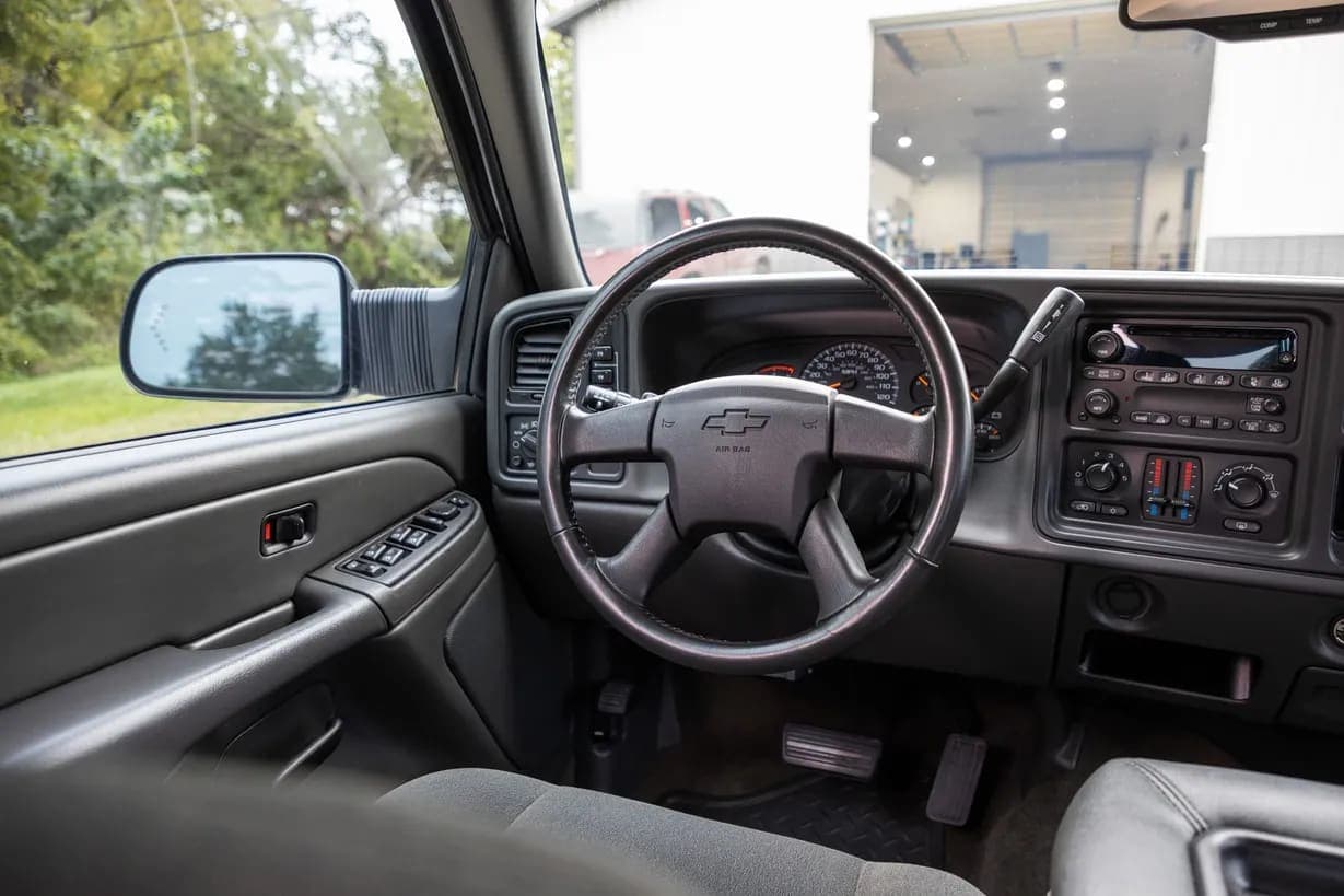 2005 Chevrolet Silverado 2500HD LS, view