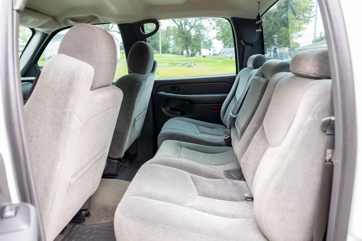 2005 Chevrolet Silverado 2500HD LS, view