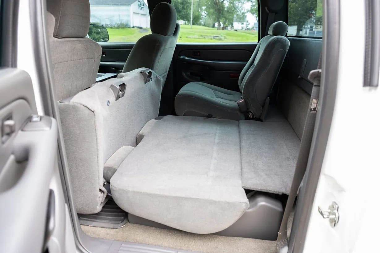 2005 Chevrolet Silverado 2500HD LS, view