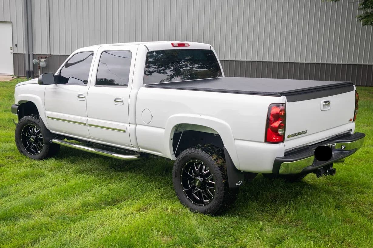 2005 Chevrolet Silverado 2500HD LS, view