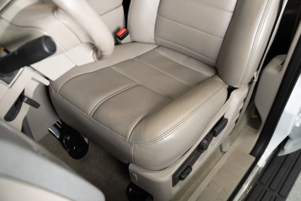 2008 Ford F-350 Lariat, view