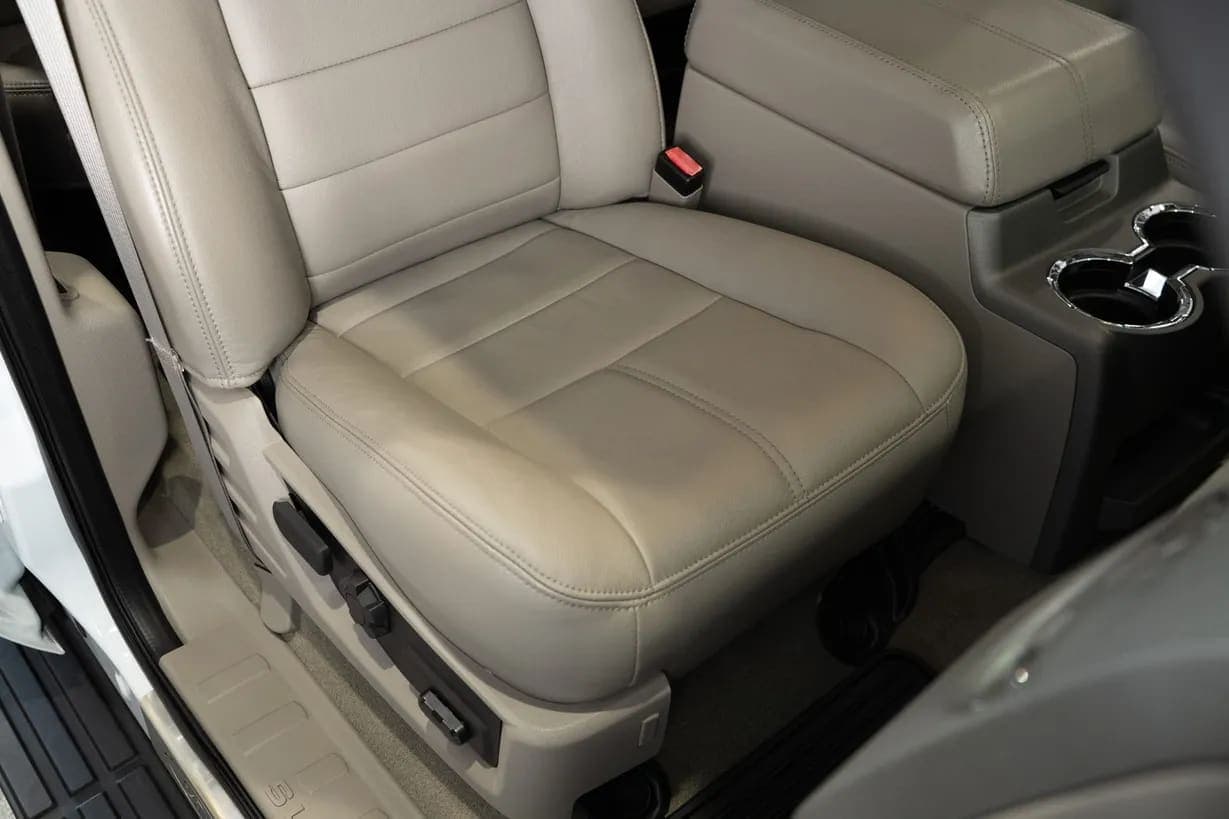 2008 Ford F-350 Lariat, view