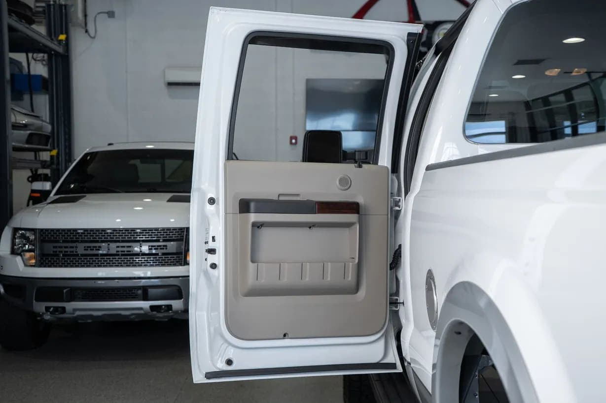 2008 Ford F-350 Lariat, view