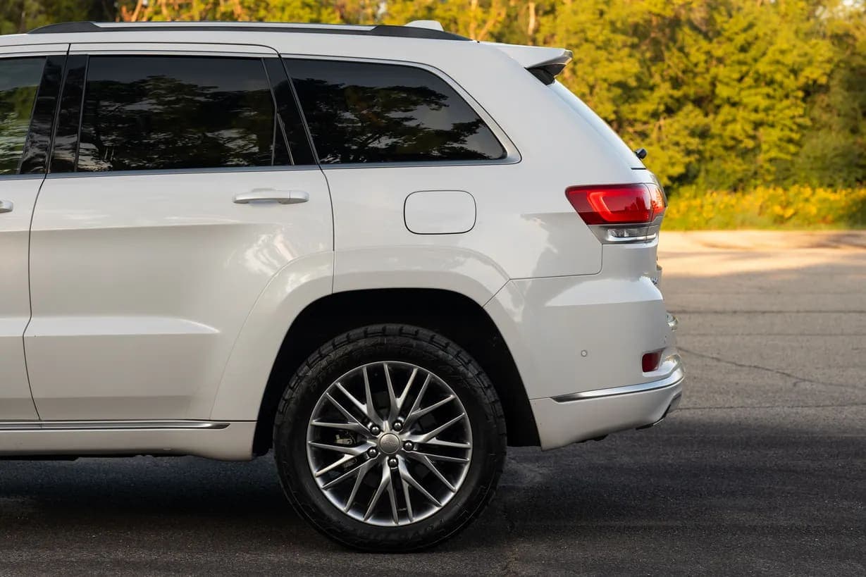 2018 Jeep Grand Cherokee Summit Eco, view