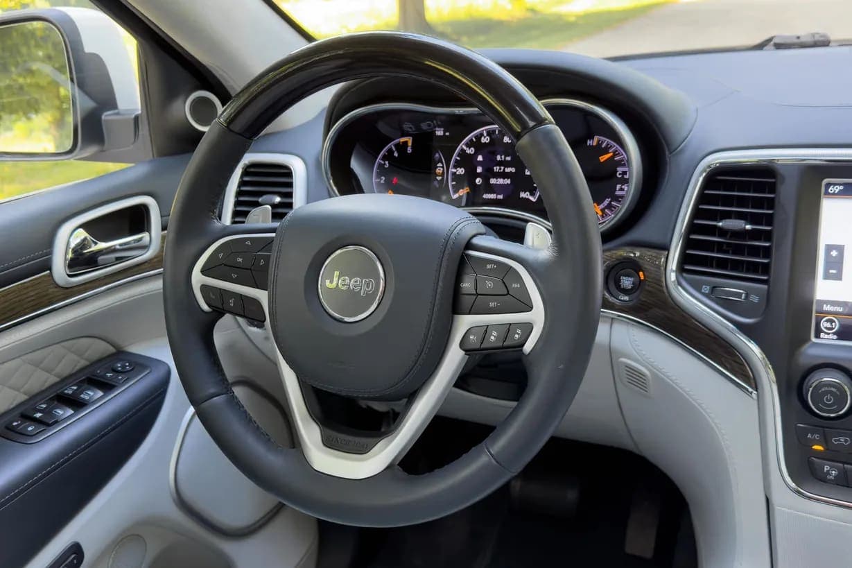 2018 Jeep Grand Cherokee Summit Eco, view