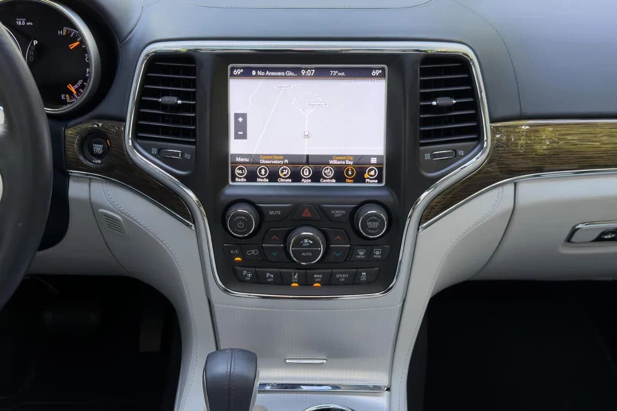 2018 Jeep Grand Cherokee Summit Eco, view