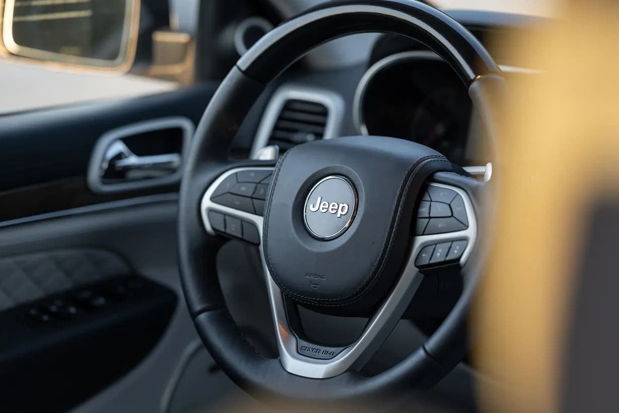 2018 Jeep Grand Cherokee Summit Eco, view