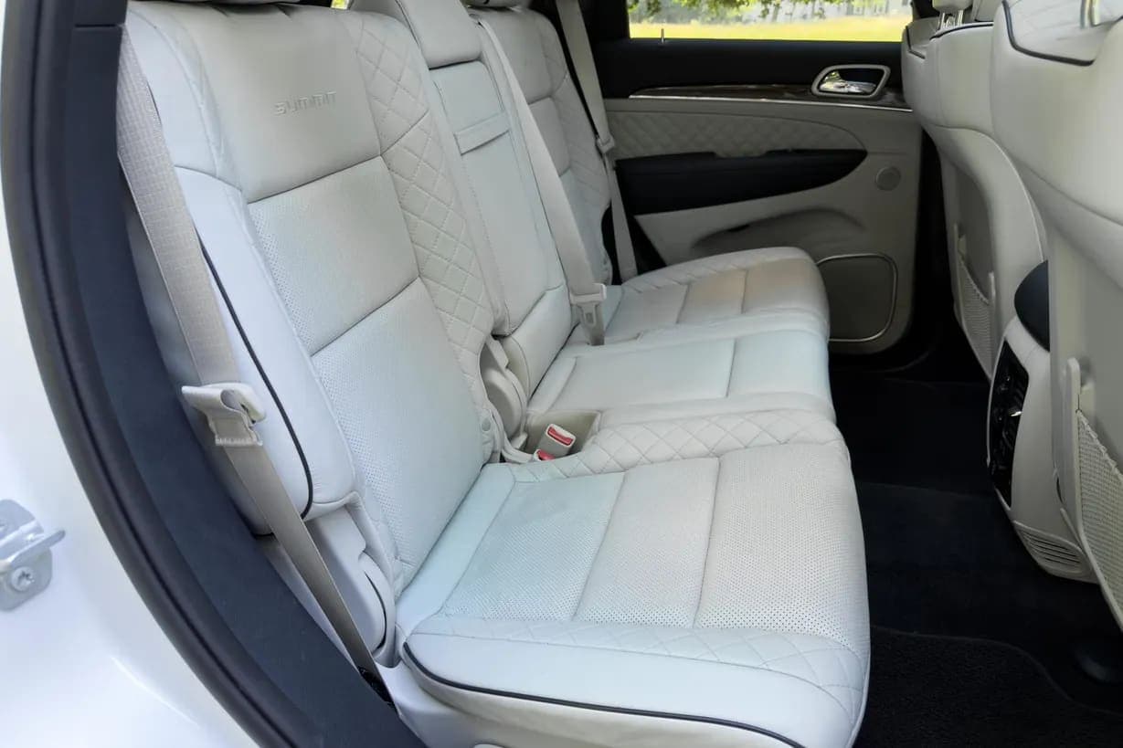 2018 Jeep Grand Cherokee Summit Eco, view