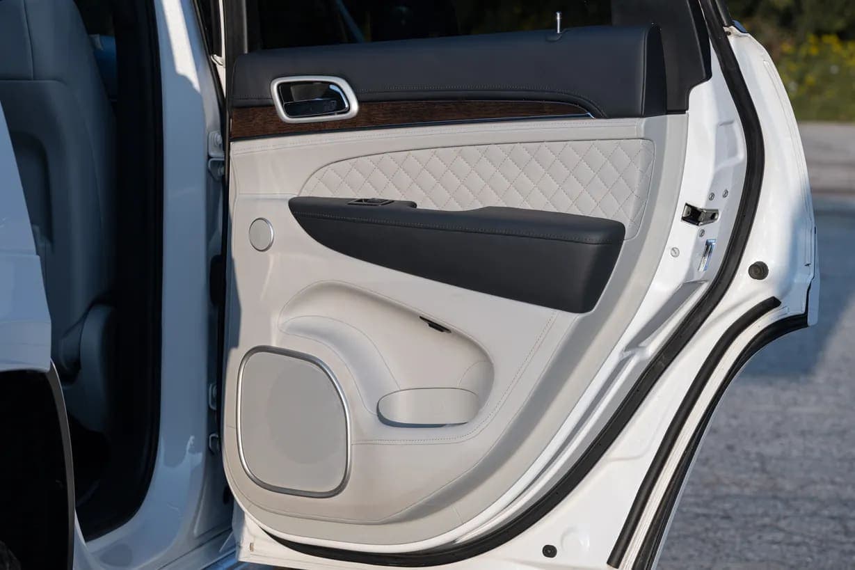 2018 Jeep Grand Cherokee Summit Eco, view