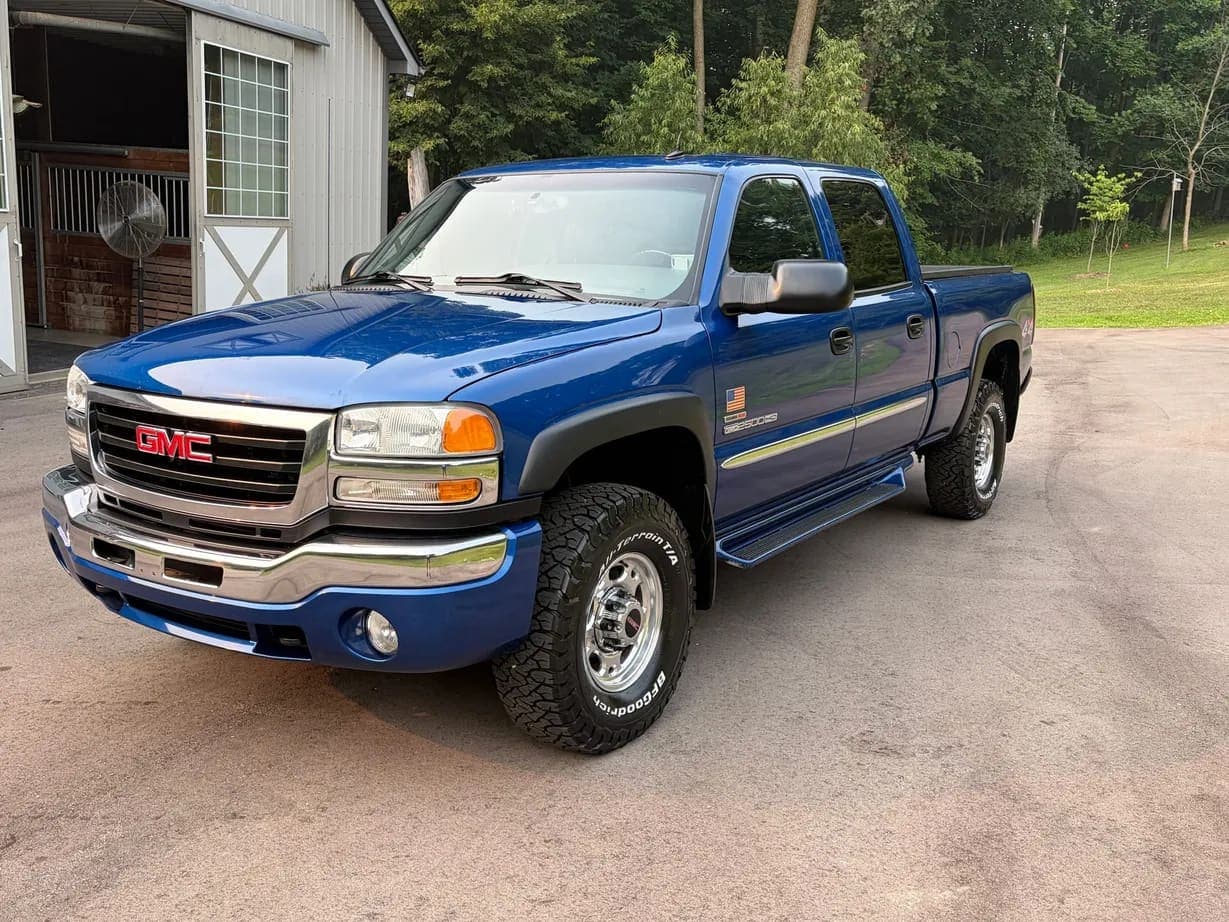 2004 GMC Sierra 2500HD SLT exterior
