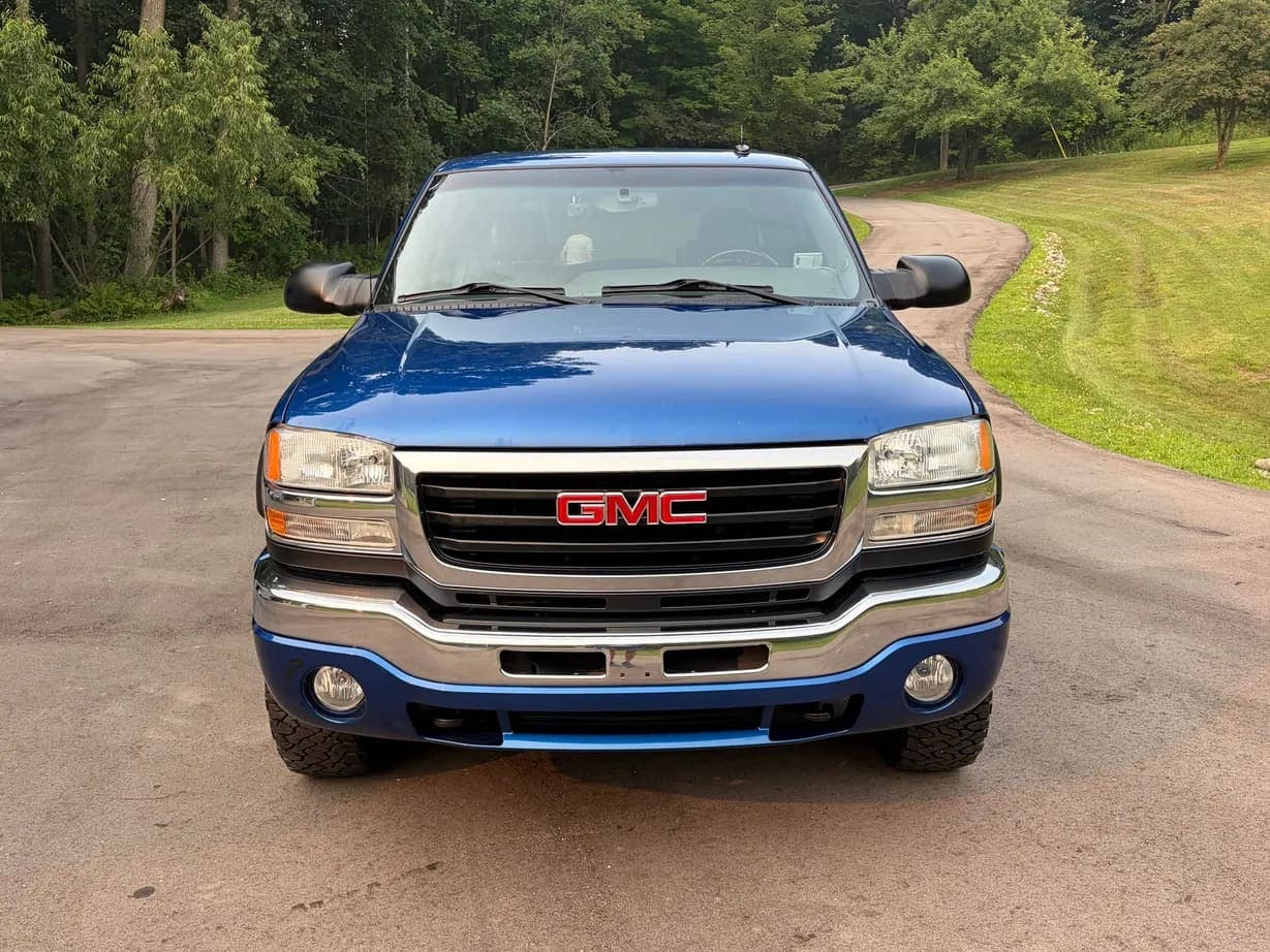 2004 GMC Sierra 2500HD SLT, view