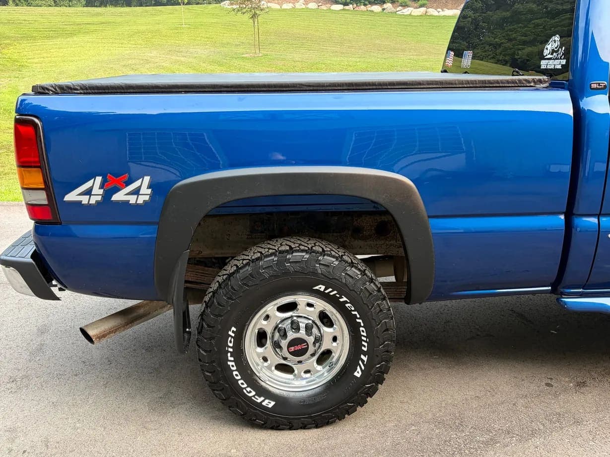 2004 GMC Sierra 2500HD SLT, view