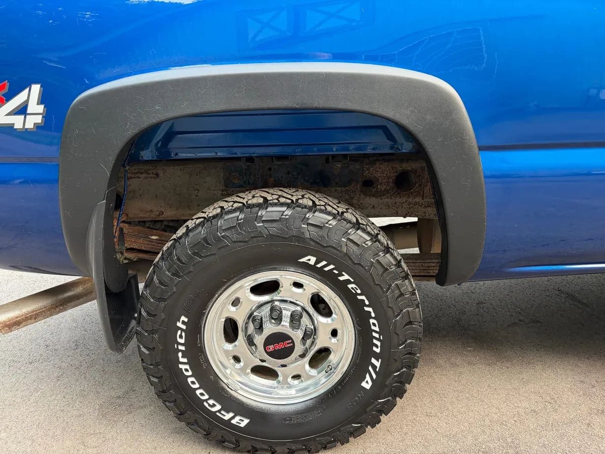 2004 GMC Sierra 2500HD SLT, view