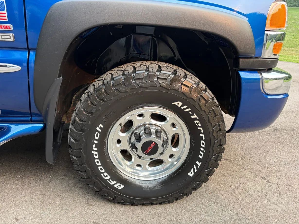2004 GMC Sierra 2500HD SLT, view