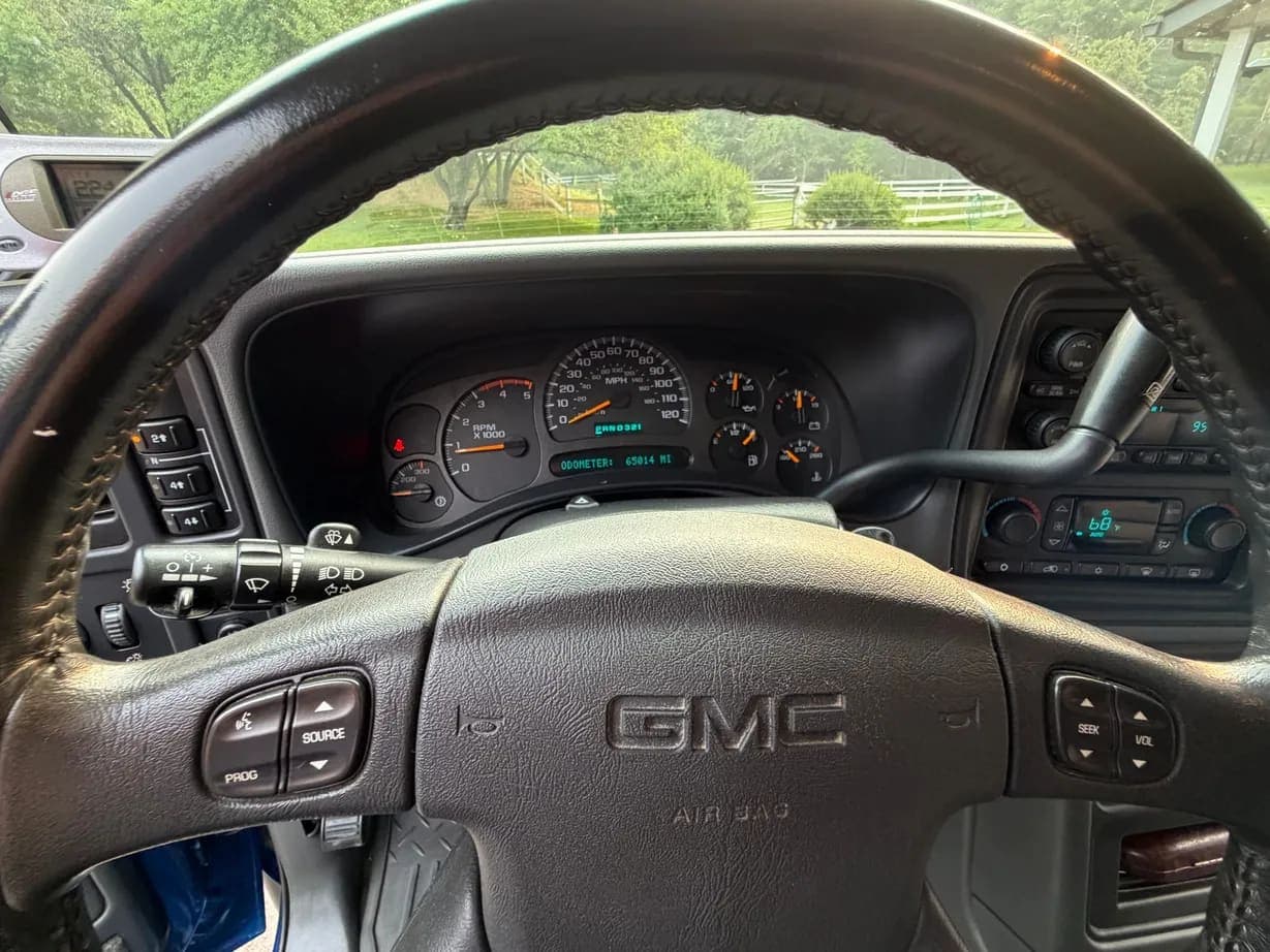 2004 GMC Sierra 2500HD SLT, view