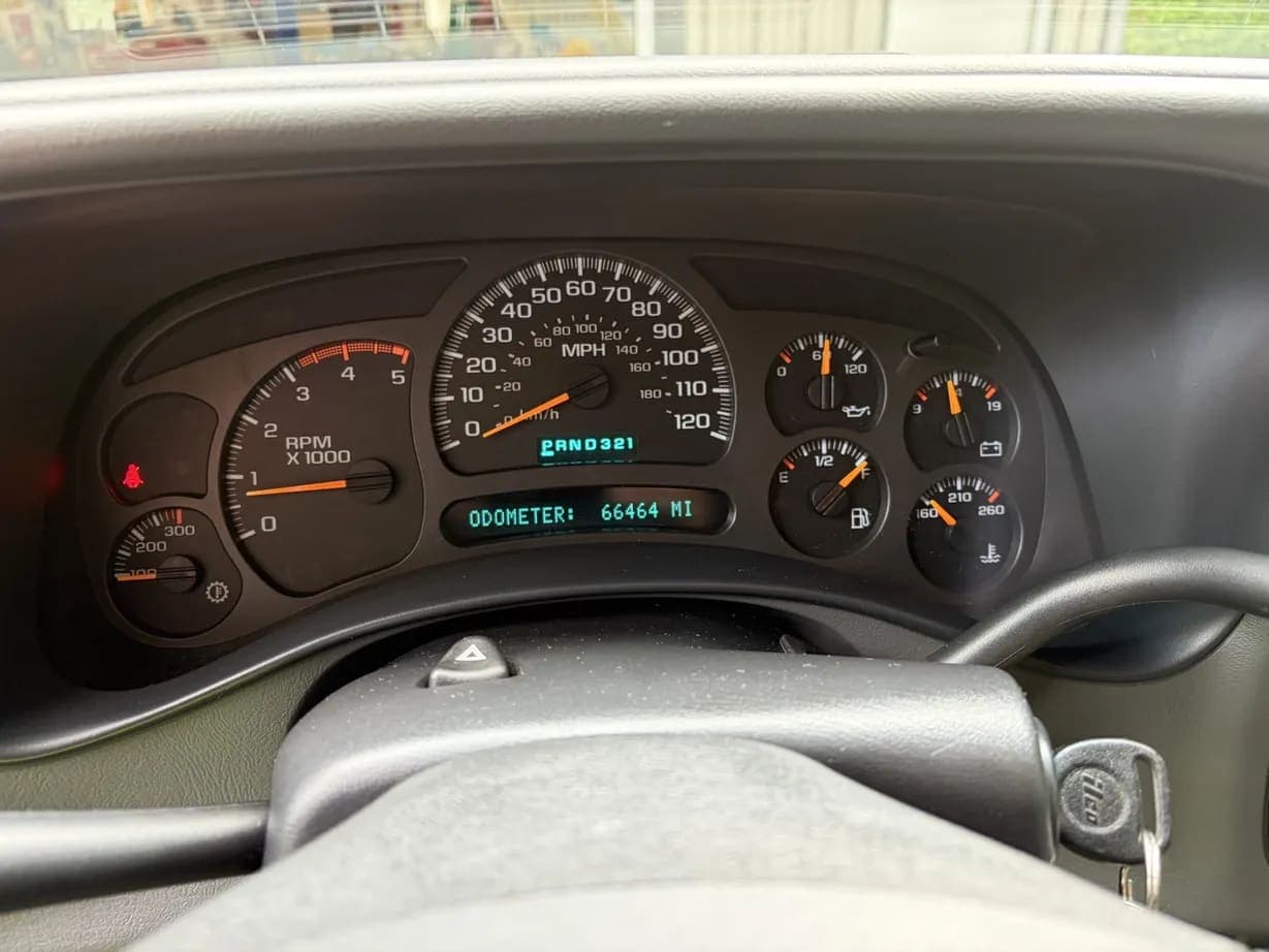 2004 GMC Sierra 2500HD SLT, view