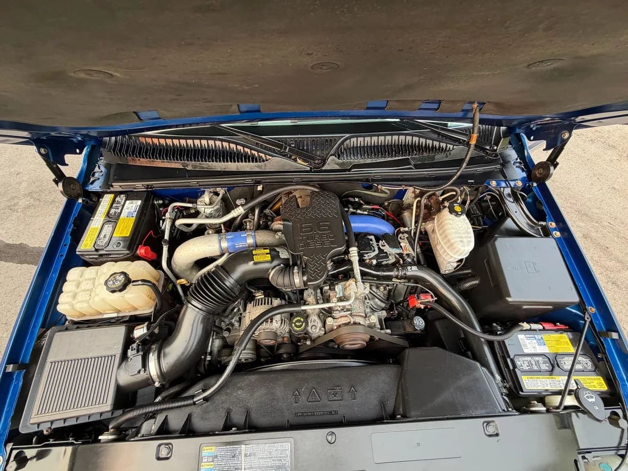2004 GMC Sierra 2500HD SLT, view