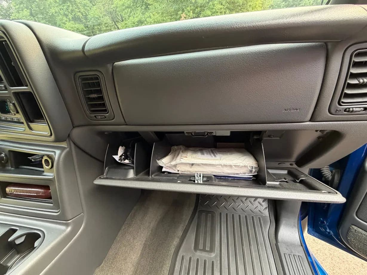 2004 GMC Sierra 2500HD SLT, view