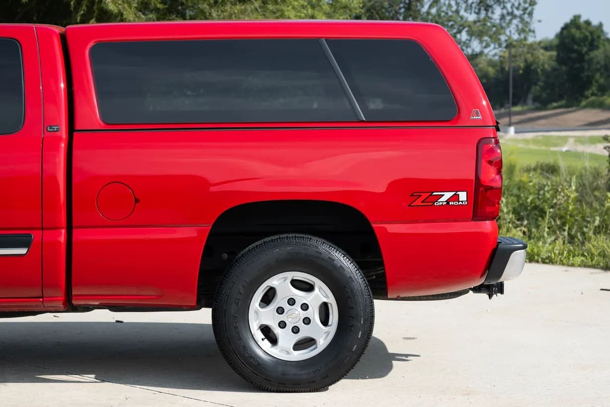 2003 Chevrolet Silverado 1500 LT, view