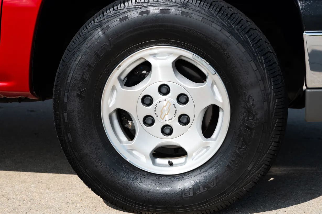 2003 Chevrolet Silverado 1500 LT, view
