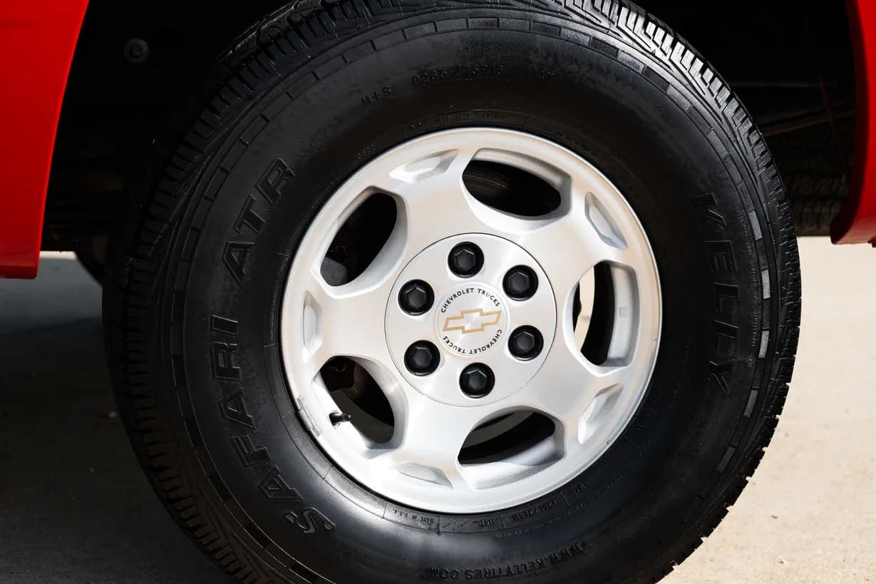 2003 Chevrolet Silverado 1500 LT, view