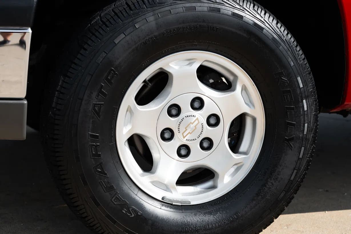 2003 Chevrolet Silverado 1500 LT, view