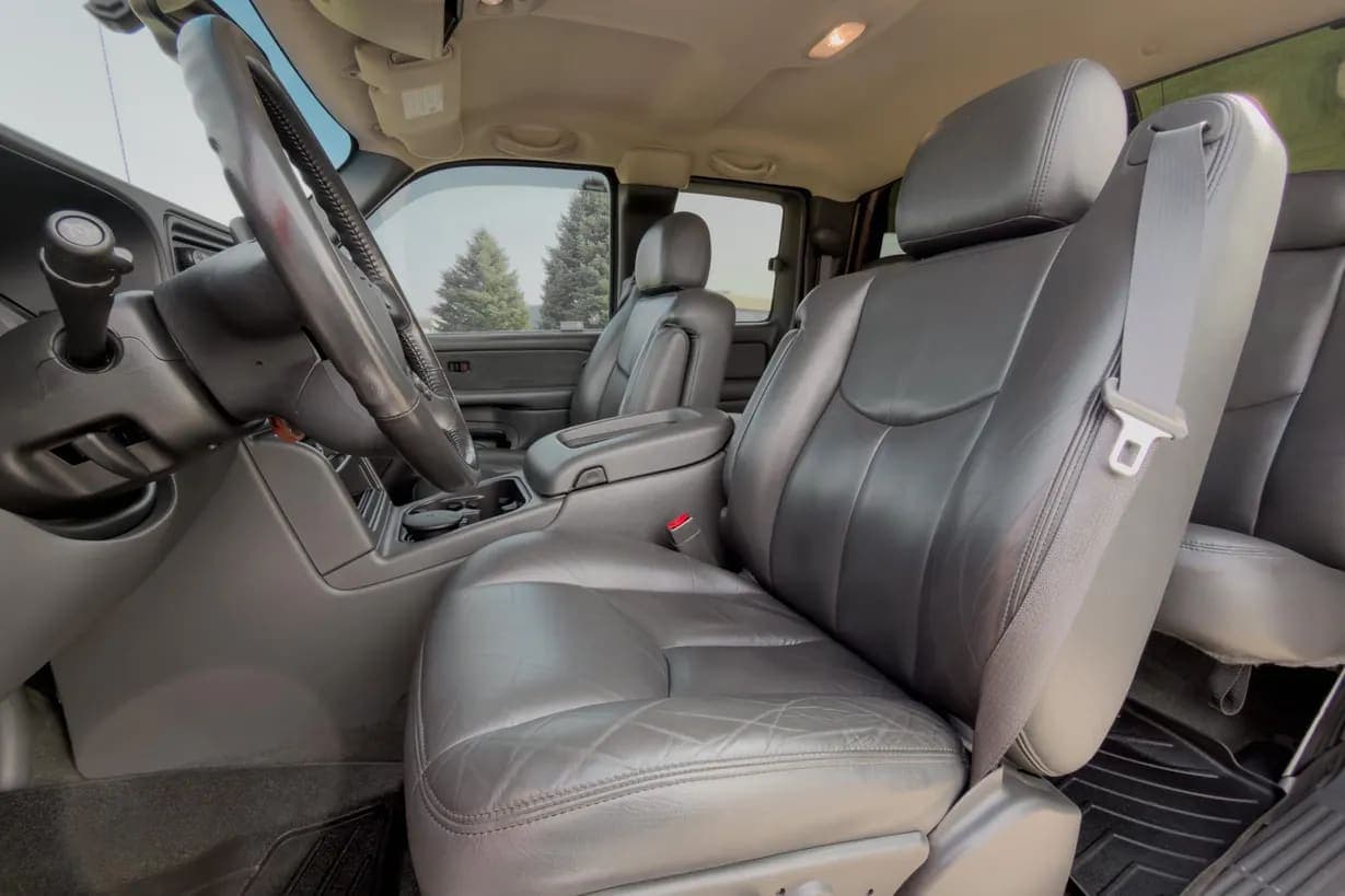 2003 Chevrolet Silverado 1500 LT, view