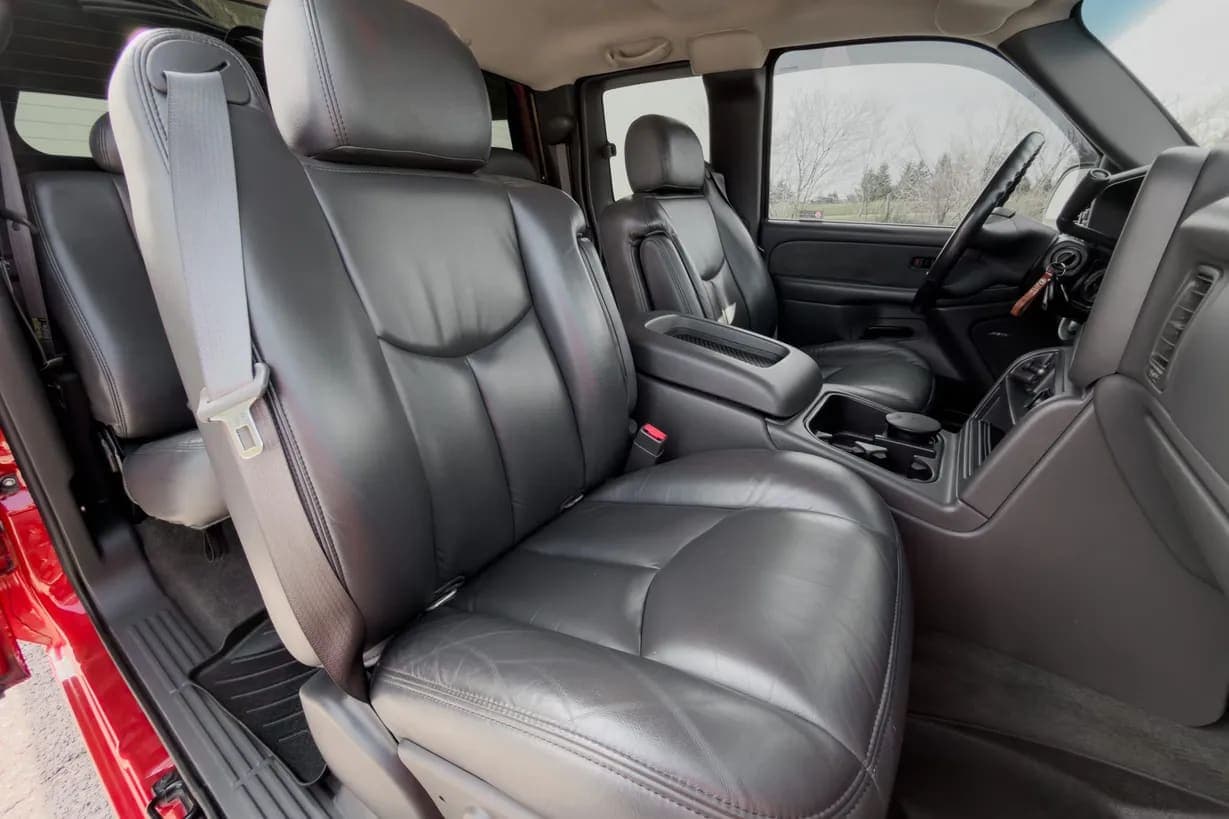 2003 Chevrolet Silverado 1500 LT, view