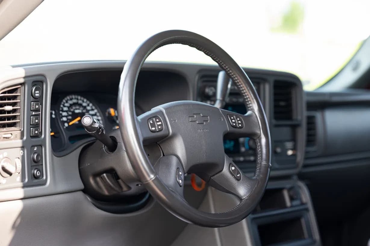2003 Chevrolet Silverado 1500 LT, view