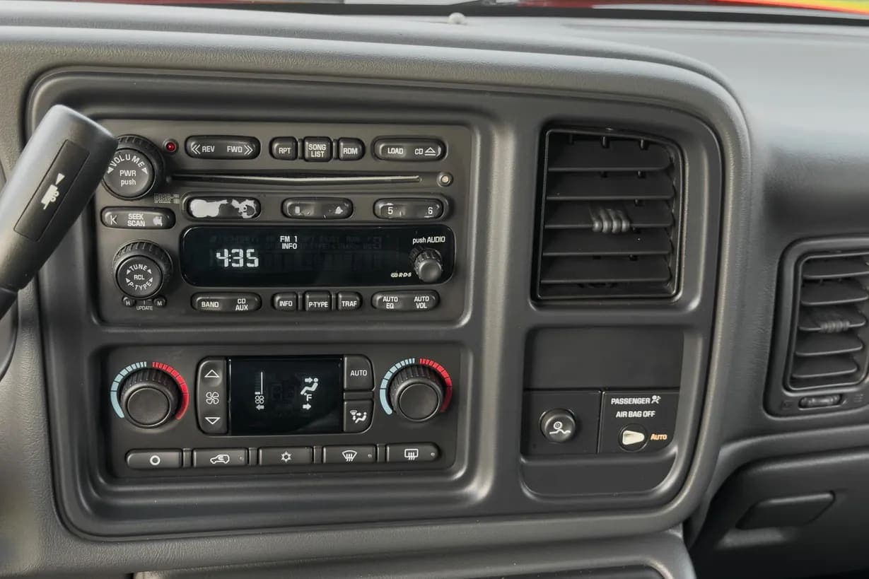2003 Chevrolet Silverado 1500 LT, view