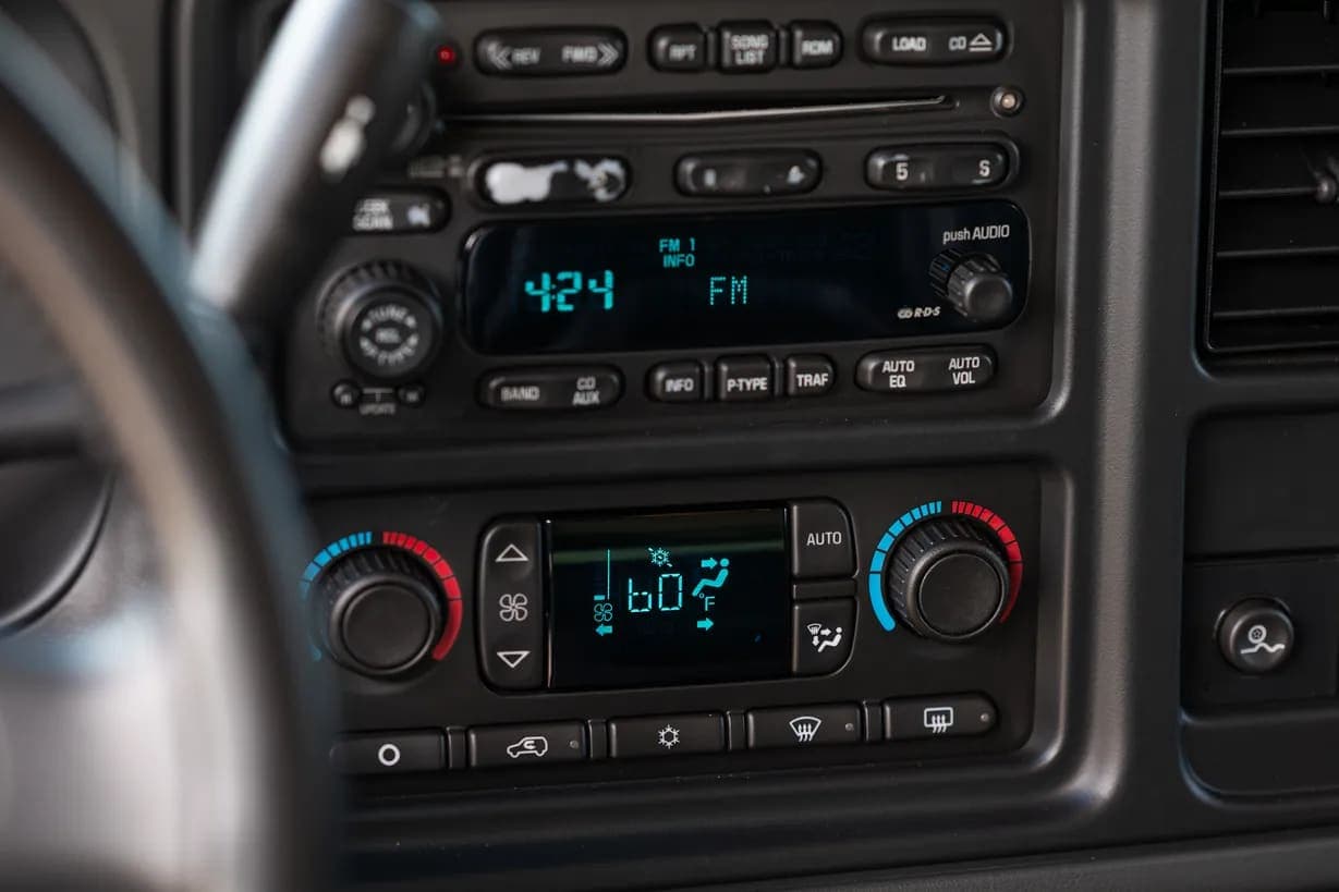 2003 Chevrolet Silverado 1500 LT, view