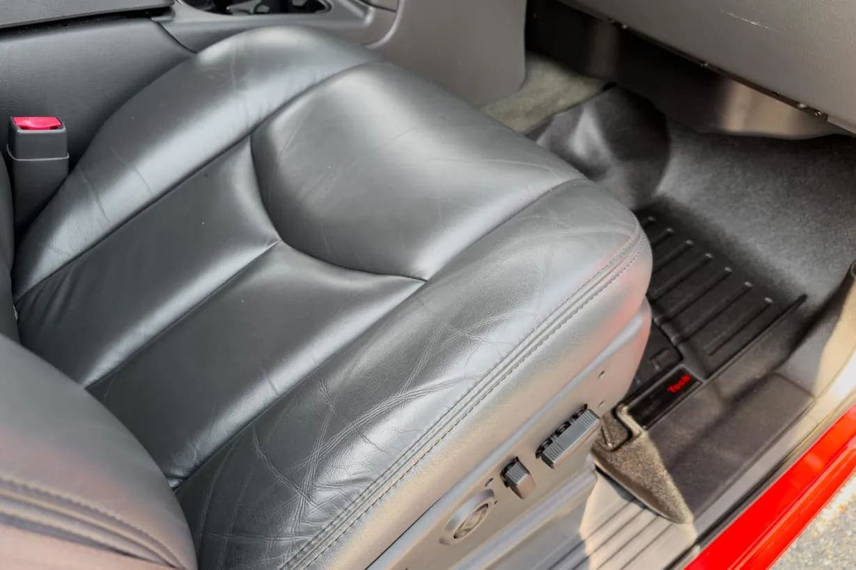 2003 Chevrolet Silverado 1500 LT, view