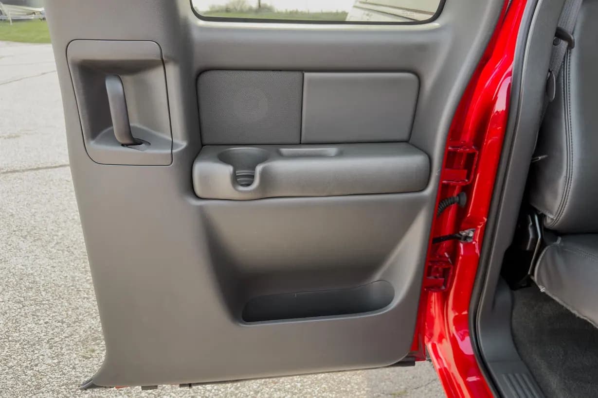 2003 Chevrolet Silverado 1500 LT, view
